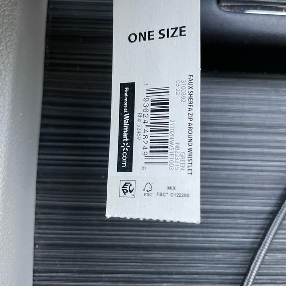 No Boundaries Women’s Zip Around Wristlet Wallet. - Picture 3 of 7